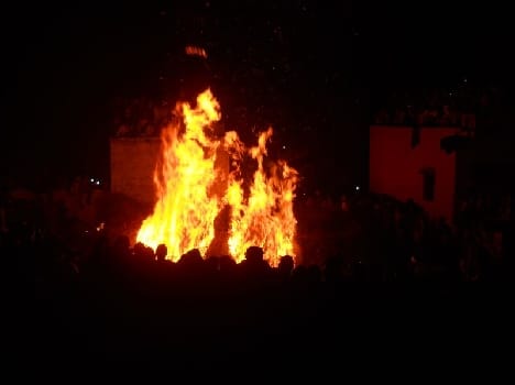 holi celebration in kosikalan
